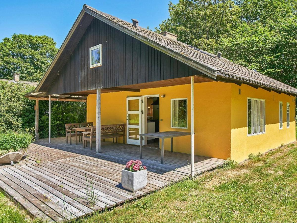 6 Person Holiday Home In AÅkirkeby Habitación foto