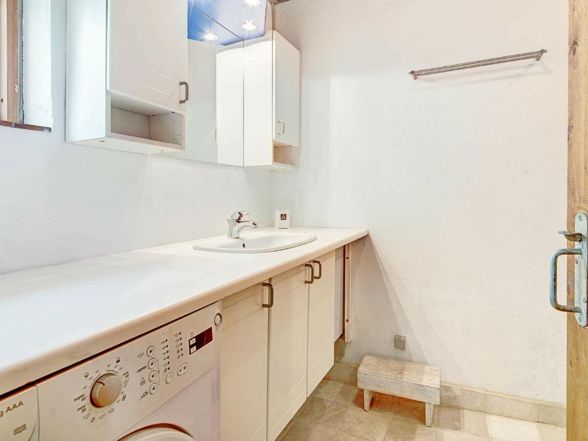 6 Person Holiday Home In AÅkirkeby Habitación foto
